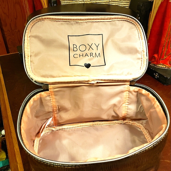 {Boxy Charm} Makeup Bag - Picture 2 of 4